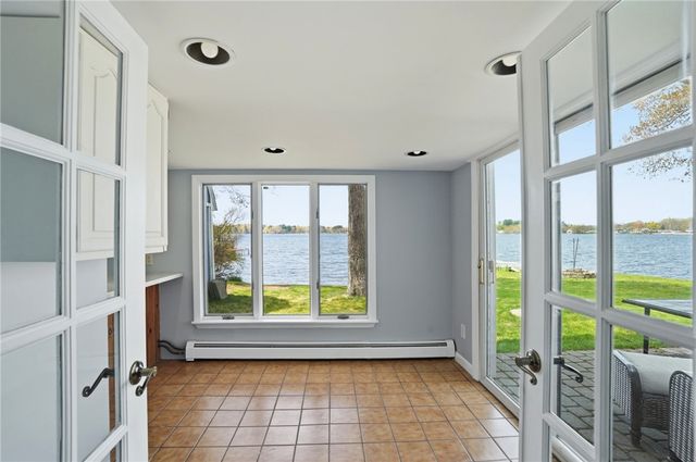 29 East Shore Drive, Coventry, RI 02816