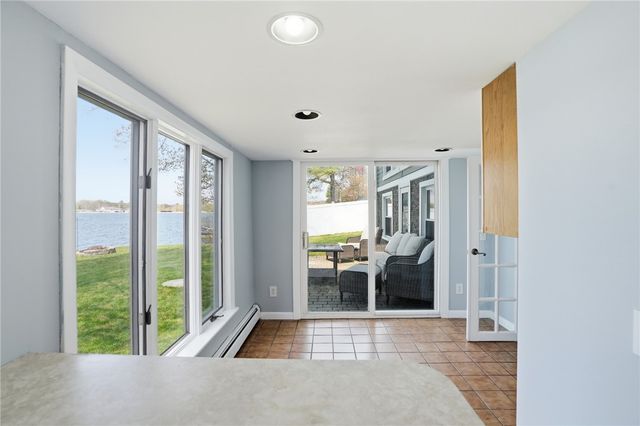 29 East Shore Drive, Coventry, RI 02816