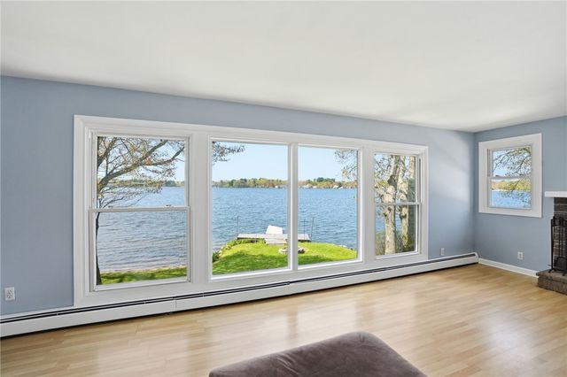 29 East Shore Drive, Coventry, RI 02816