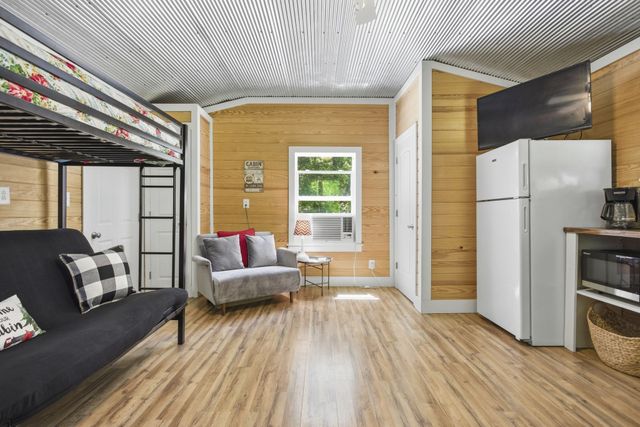 2677 Pigg Schoolhouse Rd, Santa Fe, TN 38482