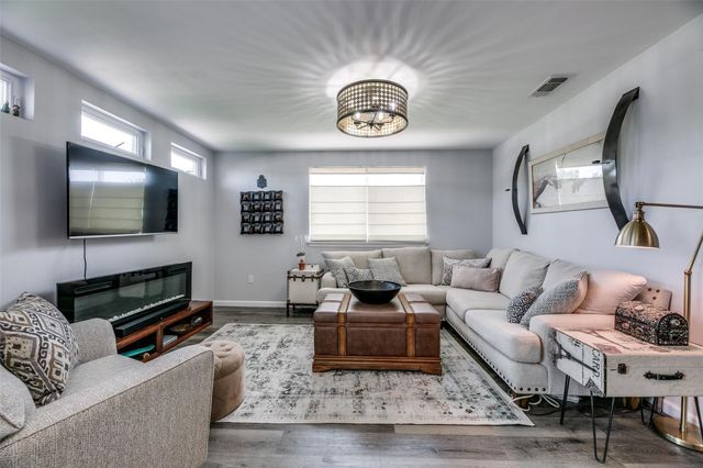 407 E Broad st. Street, Forney, TX 75126