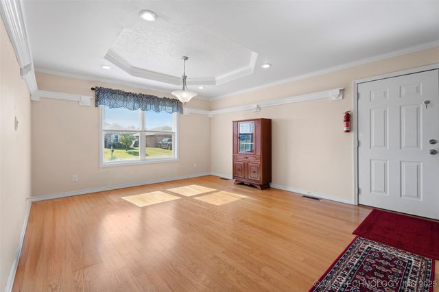 1407 W 9th Street, Grove, OK 74344