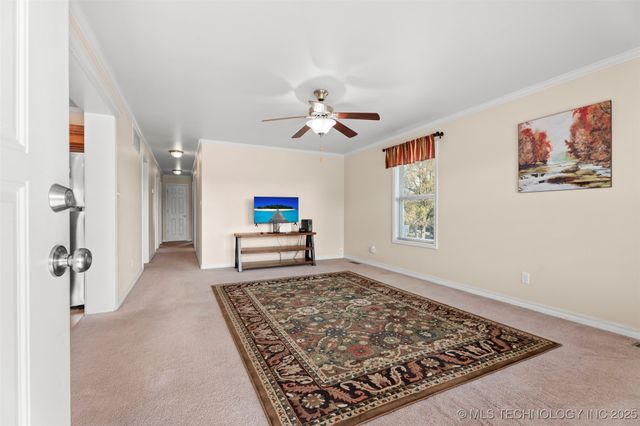 1407 W 9th Street, Grove, OK 74344