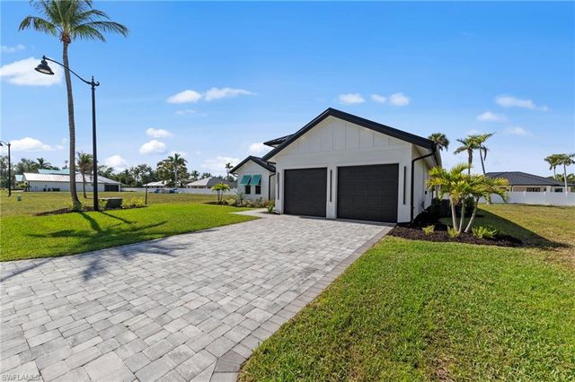 12337 Sweet Kiwi LN, Fort Myers, FL 33908