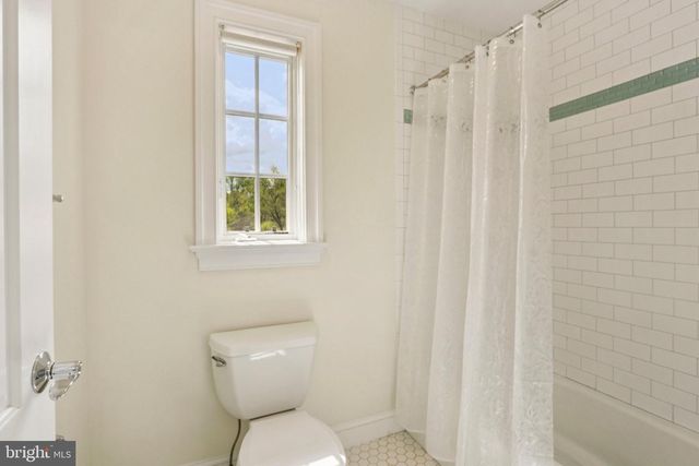 486 CHURCH RD, Devon, PA 19333