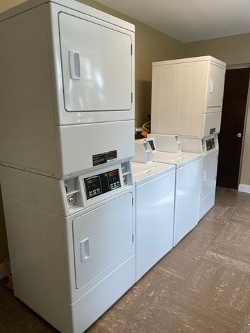 206 Rock St M5, Norwood, MA 02062