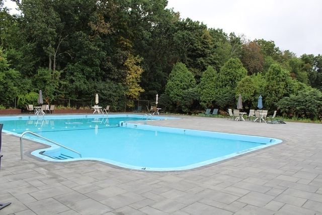 206 Rock St M5, Norwood, MA 02062