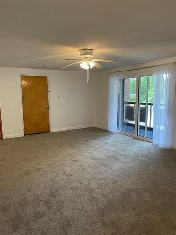 206 Rock St M5, Norwood, MA 02062