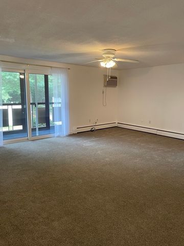206 Rock St M5, Norwood, MA 02062