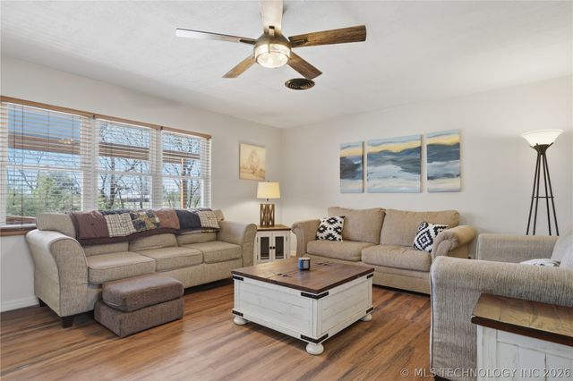 206 N Coal, Chouteau, OK 74337