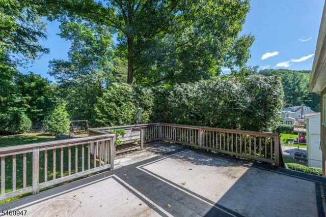 52 Channing Dr, Ringwood Boro, NJ 07456