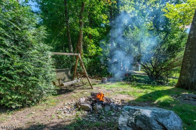 52 Channing Dr, Ringwood Boro, NJ 07456
