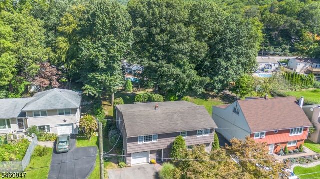 52 Channing Dr, Ringwood Boro, NJ 07456
