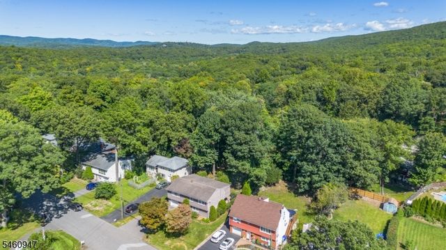 52 Channing Dr, Ringwood Boro, NJ 07456