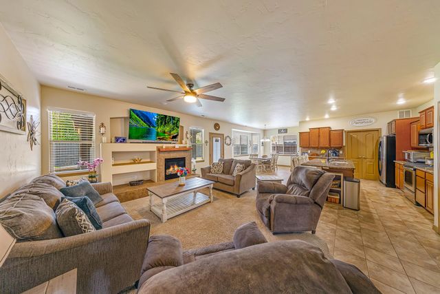 471 Chatfield Lane, Grand Junction, CO 81504