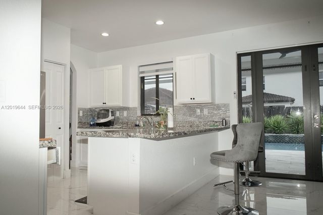 4180 NE 21st St, Homestead, FL 33033