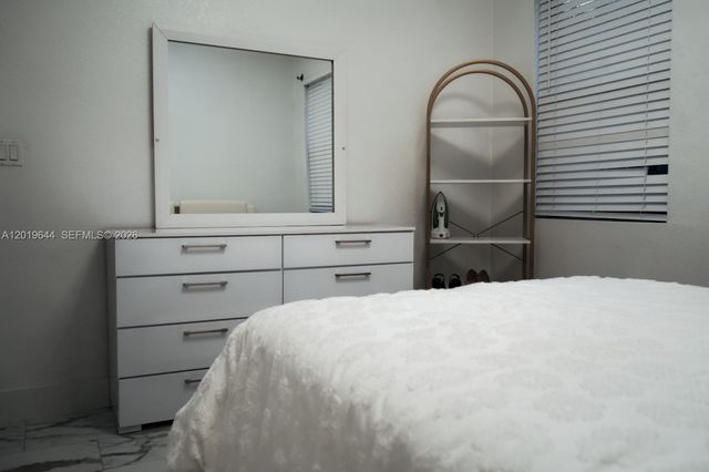 4180 NE 21st St, Homestead, FL 33033