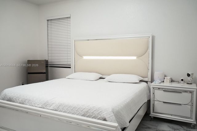 4180 NE 21st St, Homestead, FL 33033