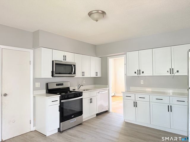 271 Glen Street, New Britain, CT 06053