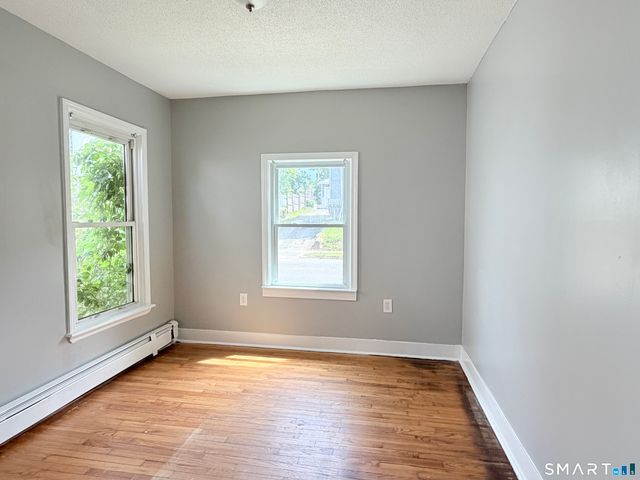 271 Glen Street, New Britain, CT 06053