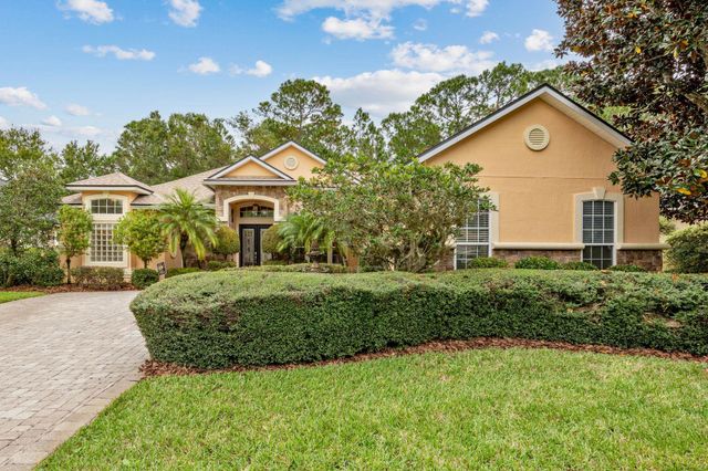 956 Oxford Dr, St Augustine, FL 32084