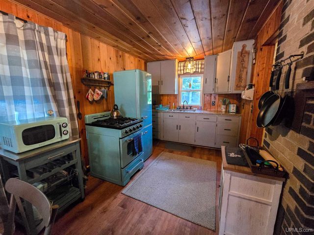 11573 County Road 440 Road, Wetmore, MI 49895