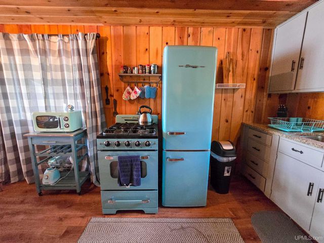 11573 County Road 440 Road, Wetmore, MI 49895