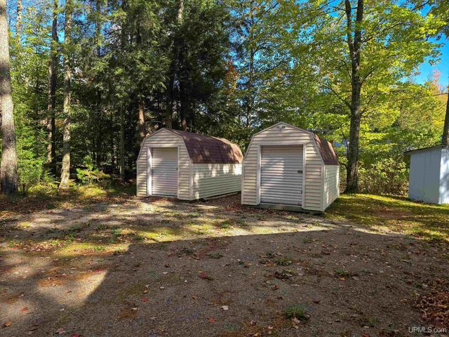 11573 County Road 440 Road, Wetmore, MI 49895