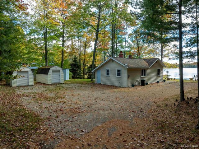 11573 County Road 440 Road, Wetmore, MI 49895