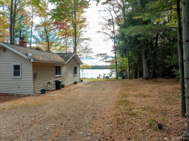 11573 County Road 440 Road, Wetmore, MI 49895