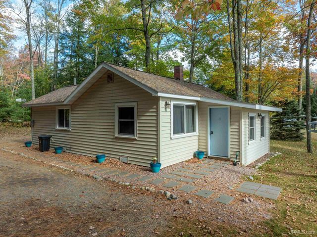 11573 County Road 440 Road, Wetmore, MI 49895