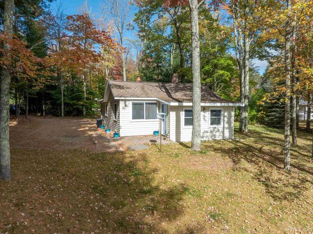 11573 County Road 440 Road, Wetmore, MI 49895