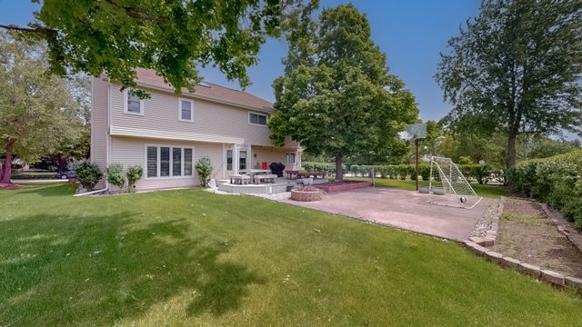3527 Hobbes Drive, Naperville, IL 60564