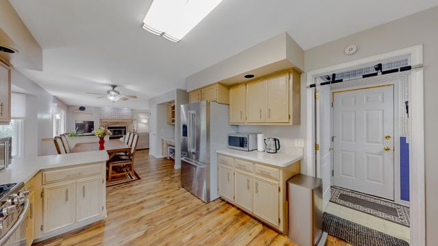 3527 Hobbes Drive, Naperville, IL 60564