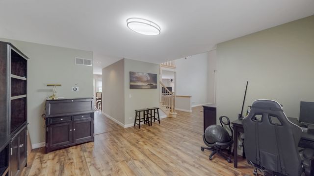 3527 Hobbes Drive, Naperville, IL 60564