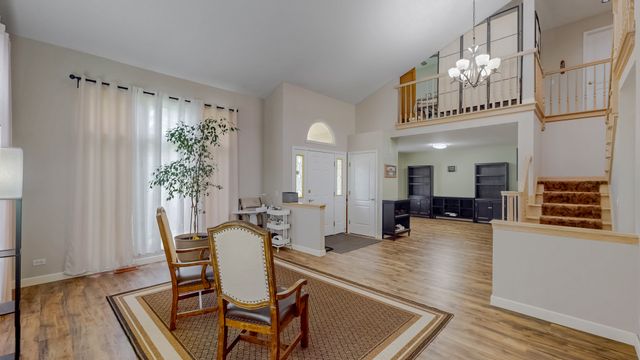 3527 Hobbes Drive, Naperville, IL 60564