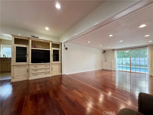 5517 Woodman Ave., Sherman Oaks, CA 91401