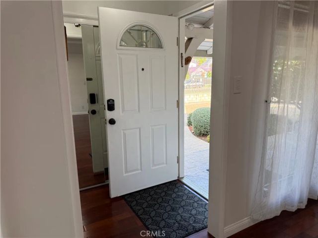 5517 Woodman Ave., Sherman Oaks, CA 91401