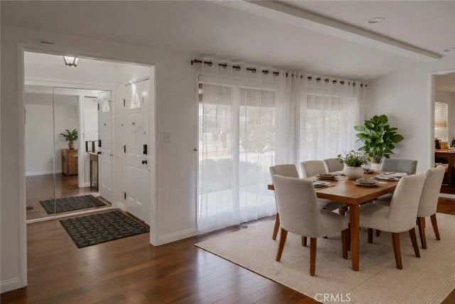 5517 Woodman Ave., Sherman Oaks, CA 91401