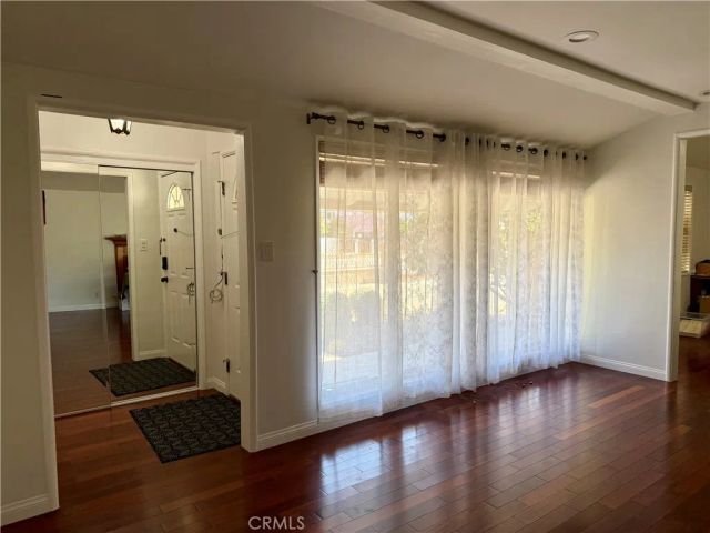 5517 Woodman Ave., Sherman Oaks, CA 91401