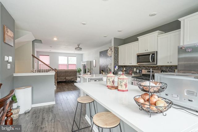 60 AUTUMN PARK DR, Medford, NJ 08055