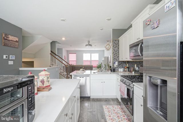 60 AUTUMN PARK DR, Medford, NJ 08055