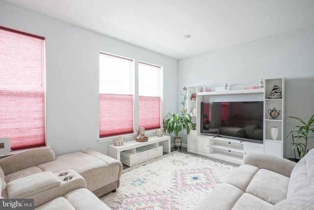 60 AUTUMN PARK DR, Medford, NJ 08055