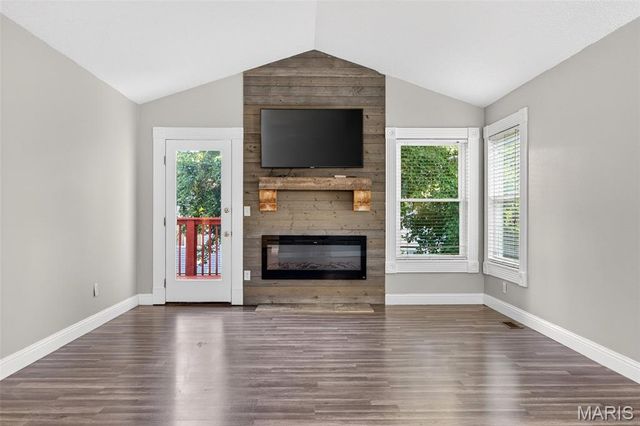1106 Wild Plum Drive, St Peters, MO 63303