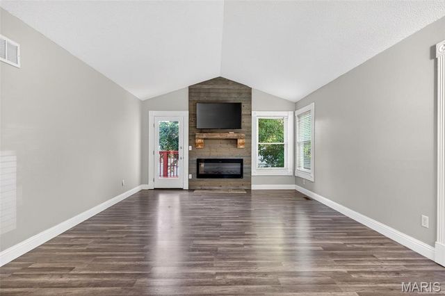1106 Wild Plum Drive, St Peters, MO 63303