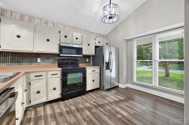1106 Wild Plum Drive, St Peters, MO 63303