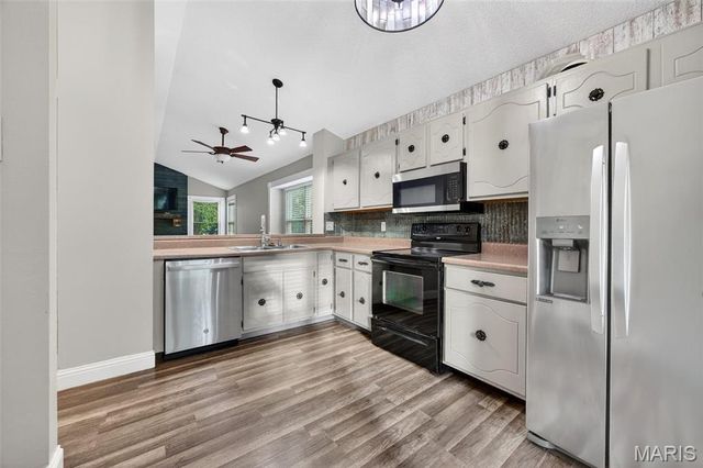 1106 Wild Plum Drive, St Peters, MO 63303