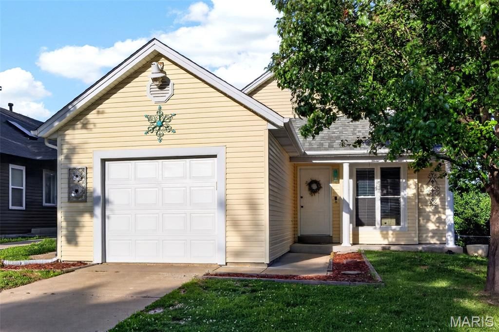 1106 Wild Plum Drive, St Peters, MO 63303
