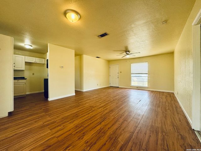 1077 Valley Forge Dr, Schertz, TX 78154