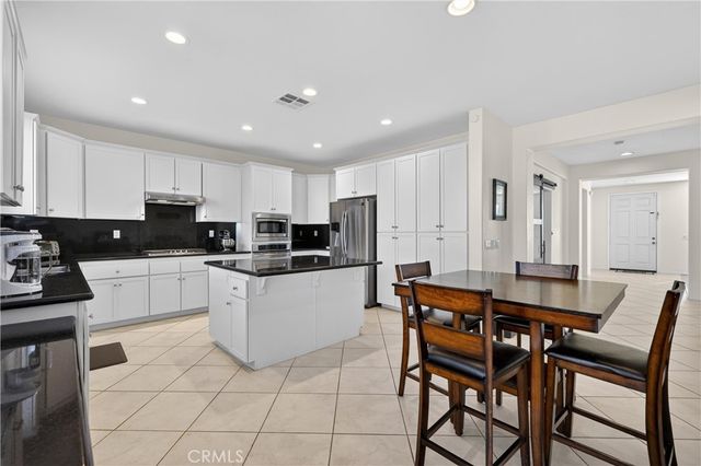 34581 Spindle Tree, Winchester, CA 92596